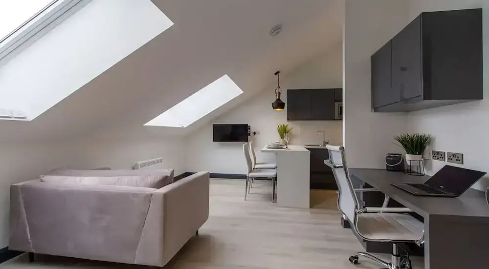 The Residence Coventry by Paymán Club