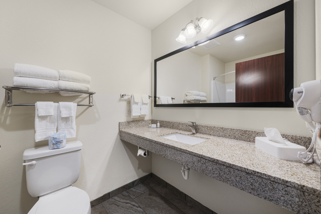 Cobblestone Hotel & Suites - Urbana