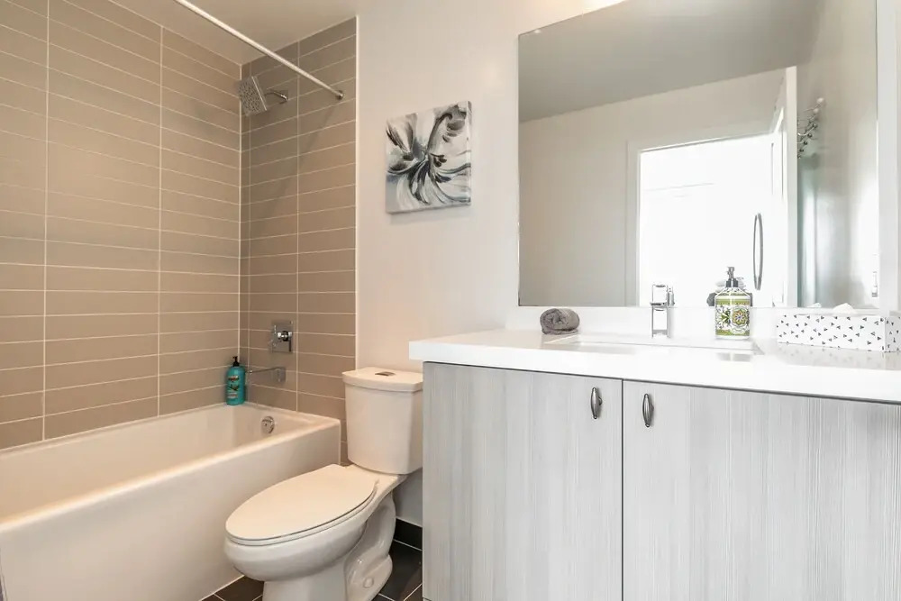 Newly Decorated Trendy Condo Sleeps 4