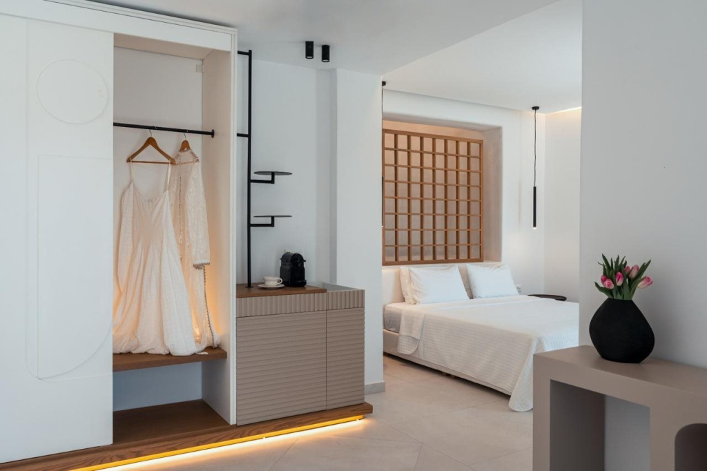 Oikos Santorini Living Concept