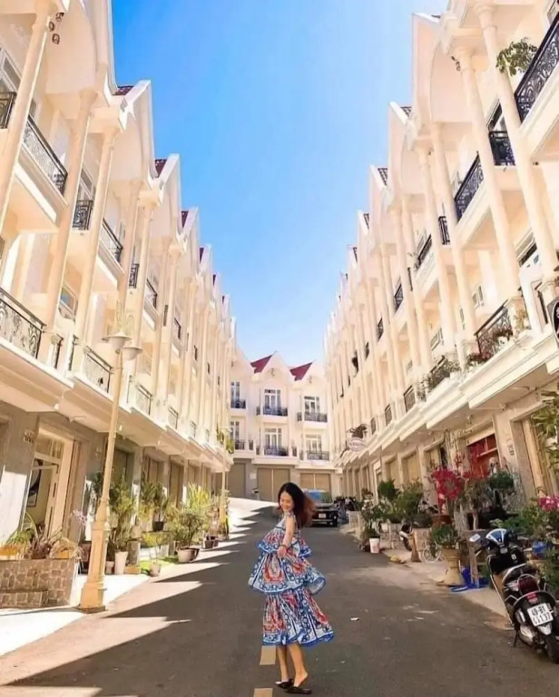 Golden Hills Villa