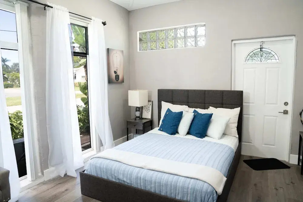 Cozy House With Patio, Fireplace, Parking - Hollywood, Florida