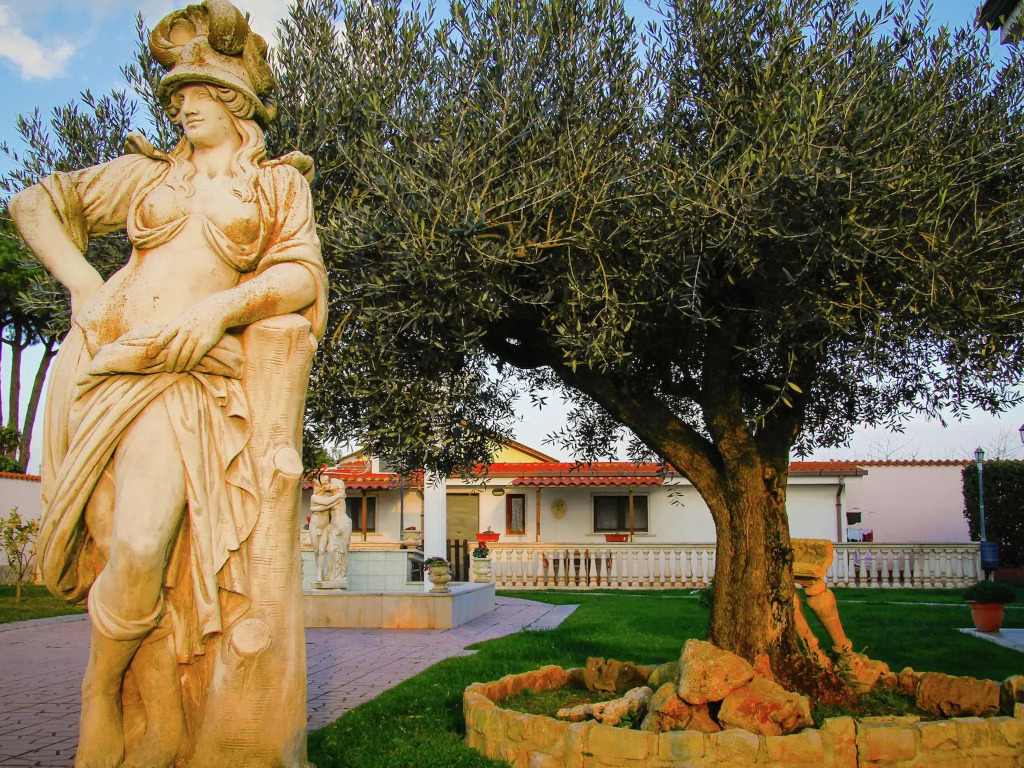 Spacious Villa in Anzio with Private Swimming Pool
