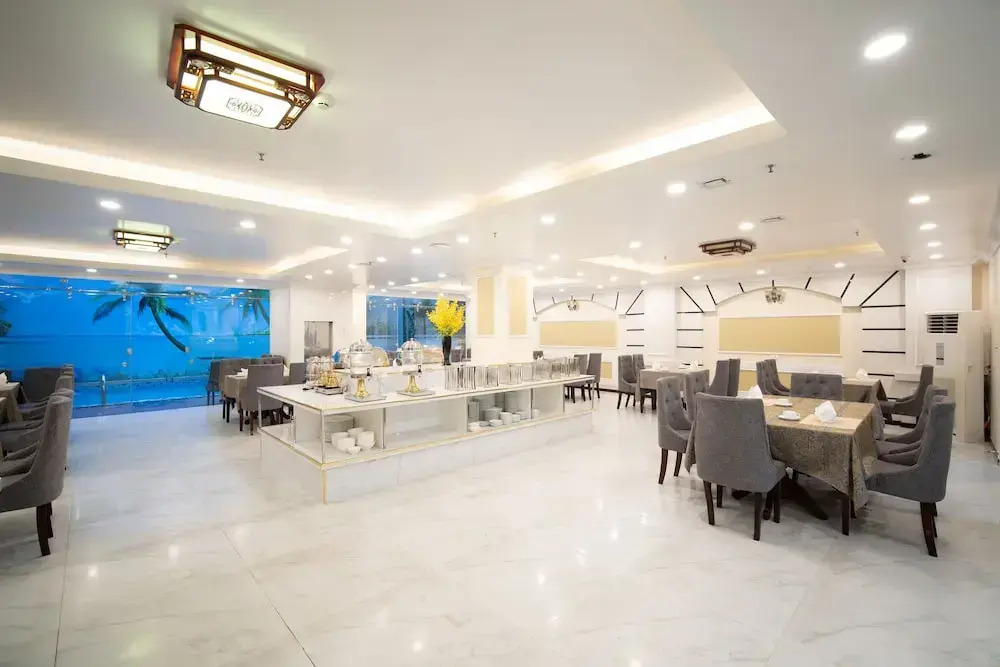 Me Q Beach Hotel