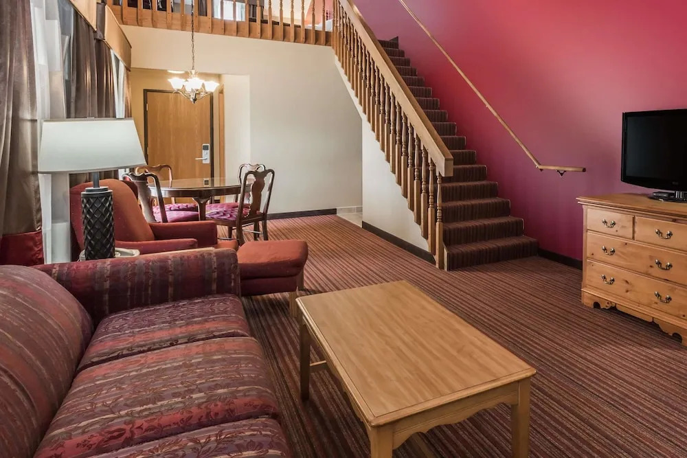 Baymont by Wyndham Mequon Milwaukee Area