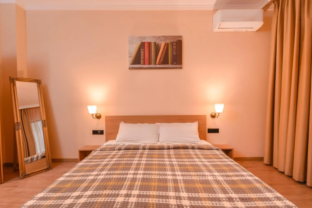 Sofia Dream Apartment - The Library - 3-BDR, 2-BTHR
