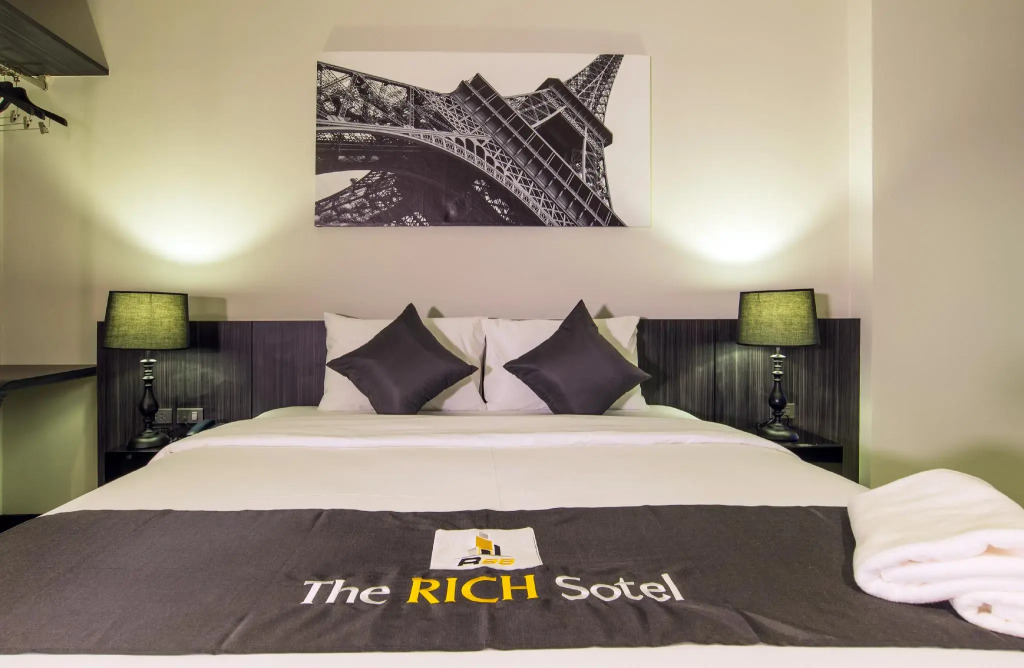The Rich Sotel