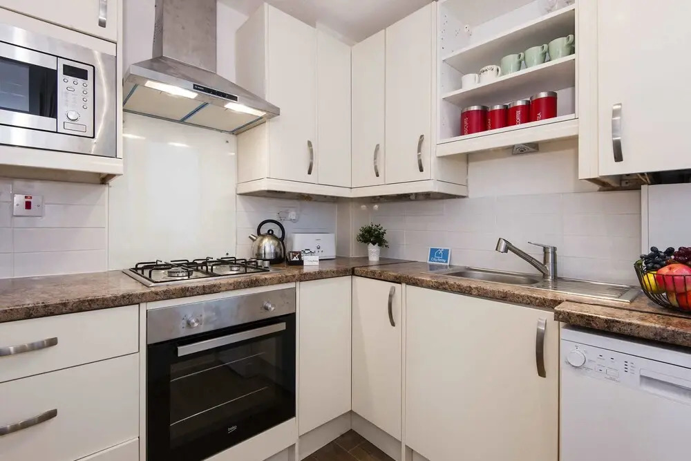 Stunning  Queensway Apartment - SGS