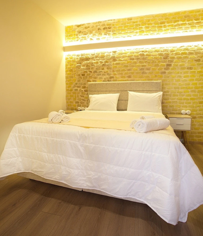 Liston Suites