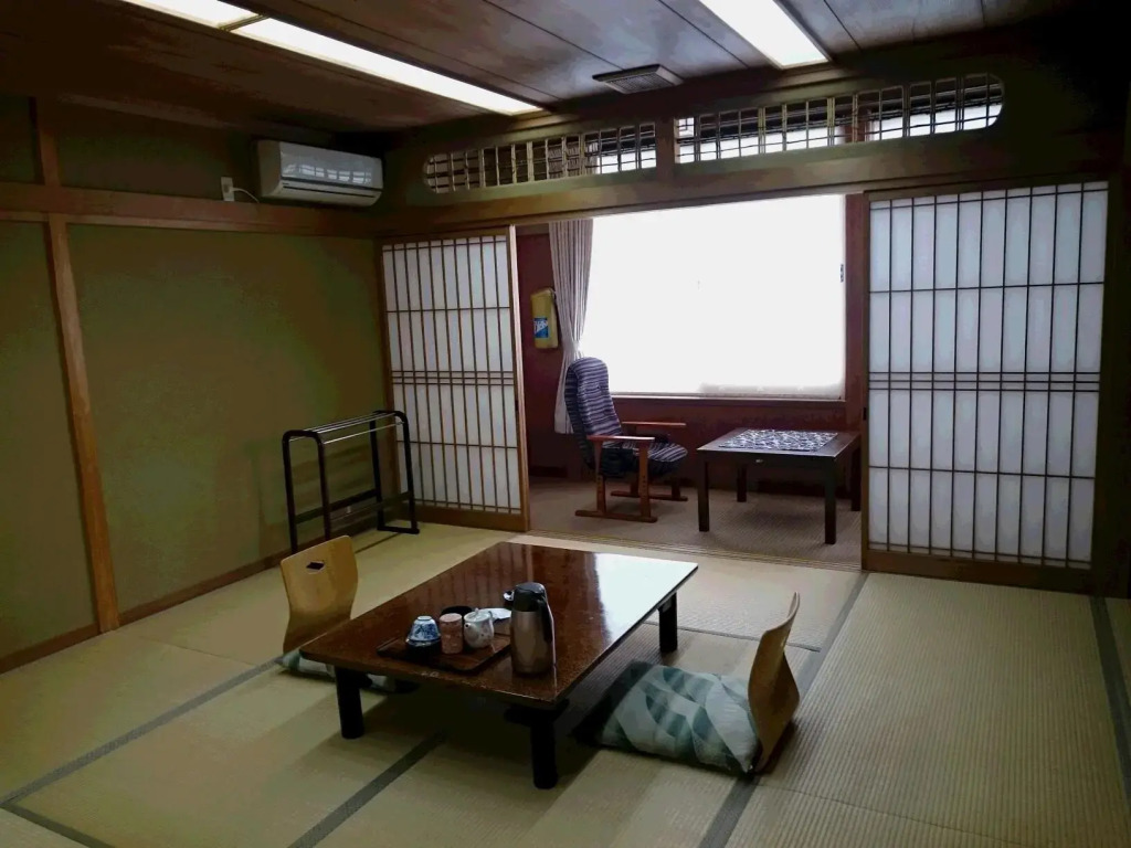 Mitsuwa Ryokan