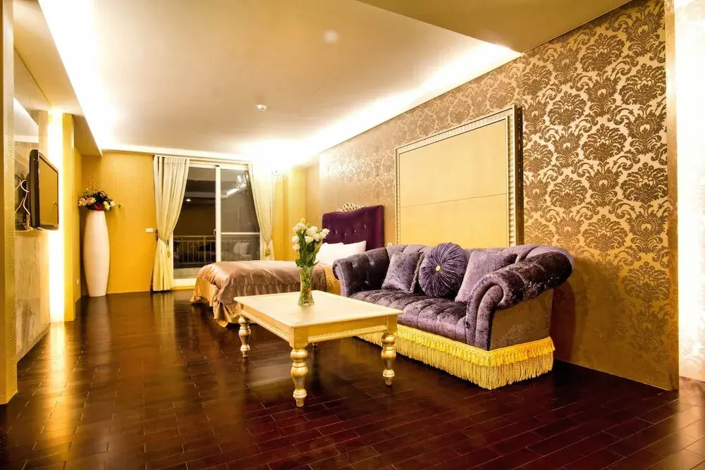 Formosa Fashion House