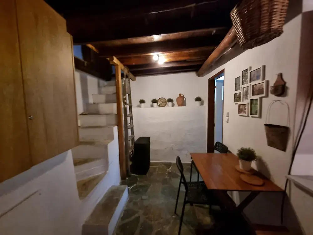 "skopelos- Iris - Your Traditional Home"