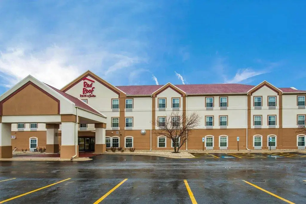 Econo Lodge Inn & Suites