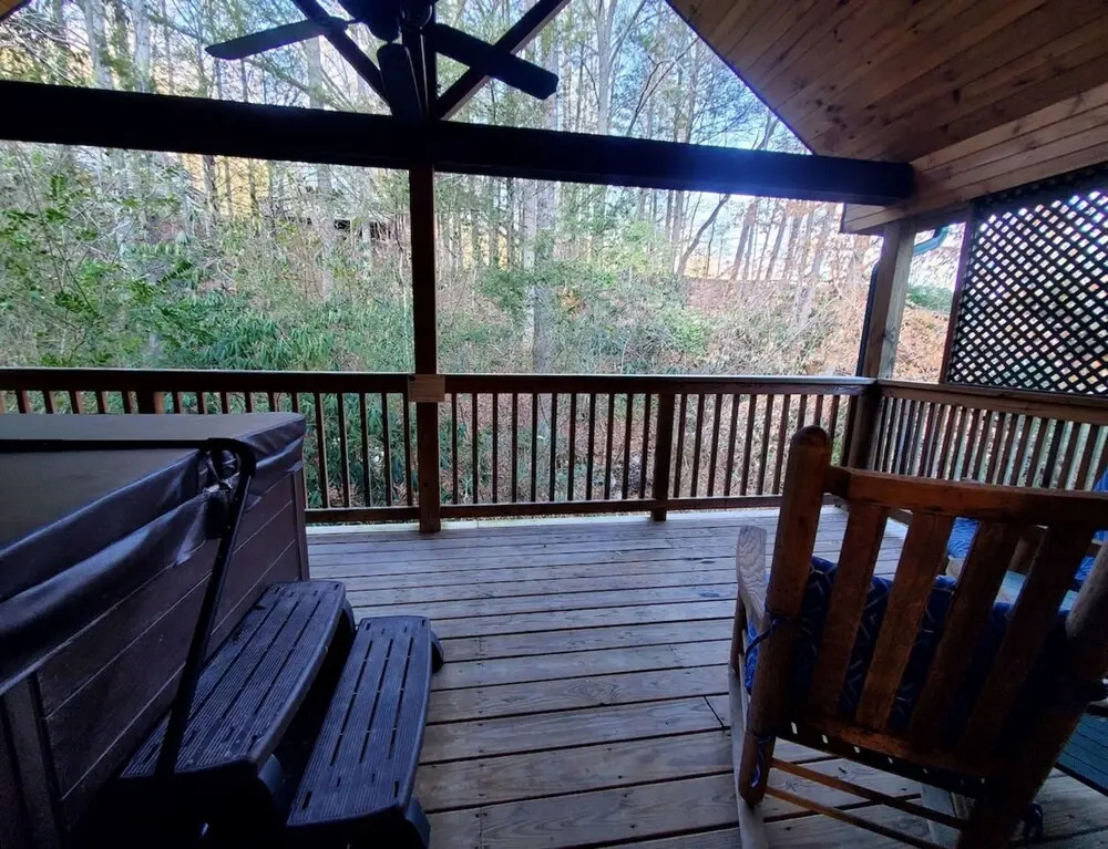Urban Escape - 1BR King Cabin