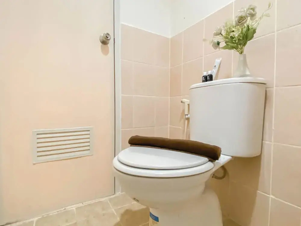 Cozy and Tranquil Studio at Podomoro Golf View Apartment