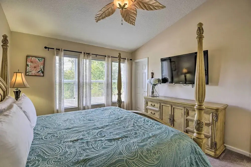 Private Pool Villa, 3mi to Disney with Game Room