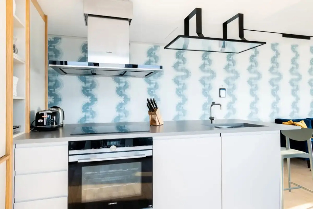 The Stratford Escape - Modern & Bright 2BDR Loft with Amazing Views