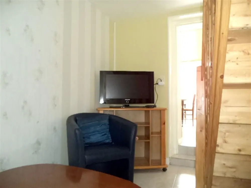 House With 2 Bedrooms in Créances, With Enclosed Garden and Wifi - 3 k