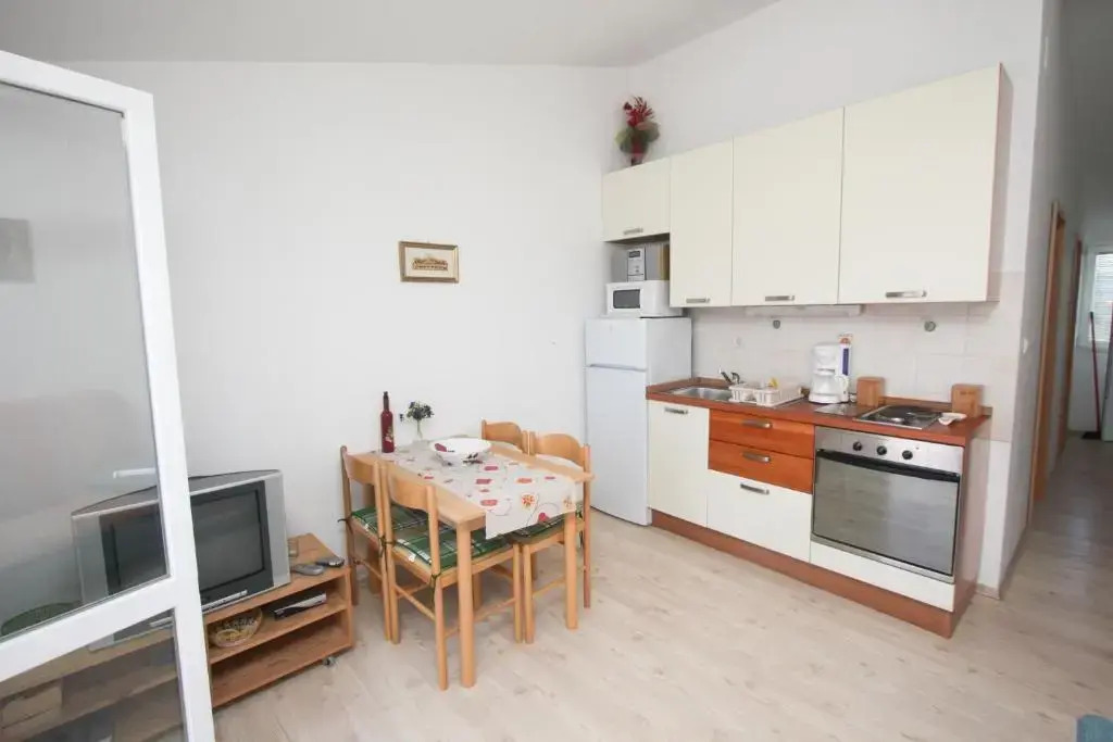 Apartments Luka