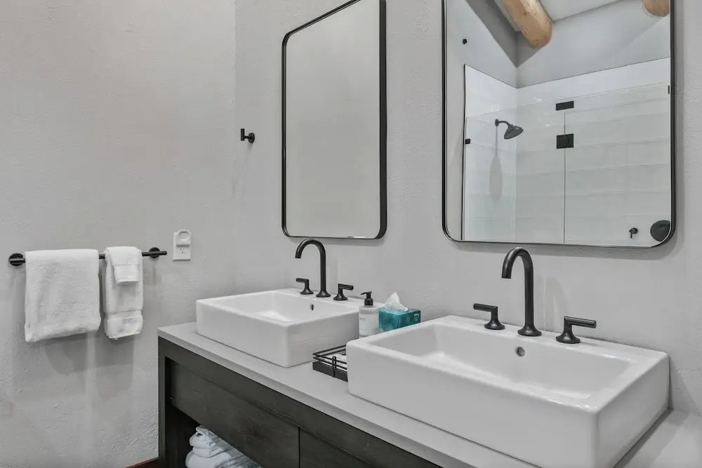 Pine Inn at Trail's End Lodge - Three Bedroom Residence with Den and Spa #5 3 Condo