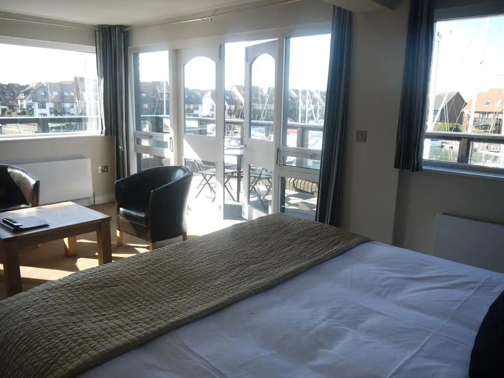 Boathouse Hotel