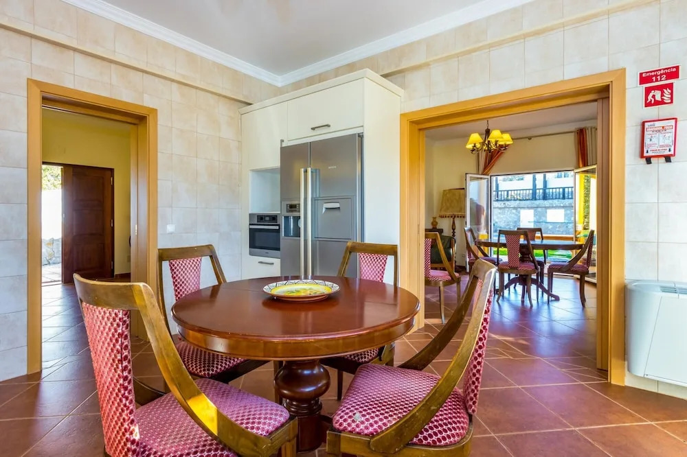 Villa Amarela