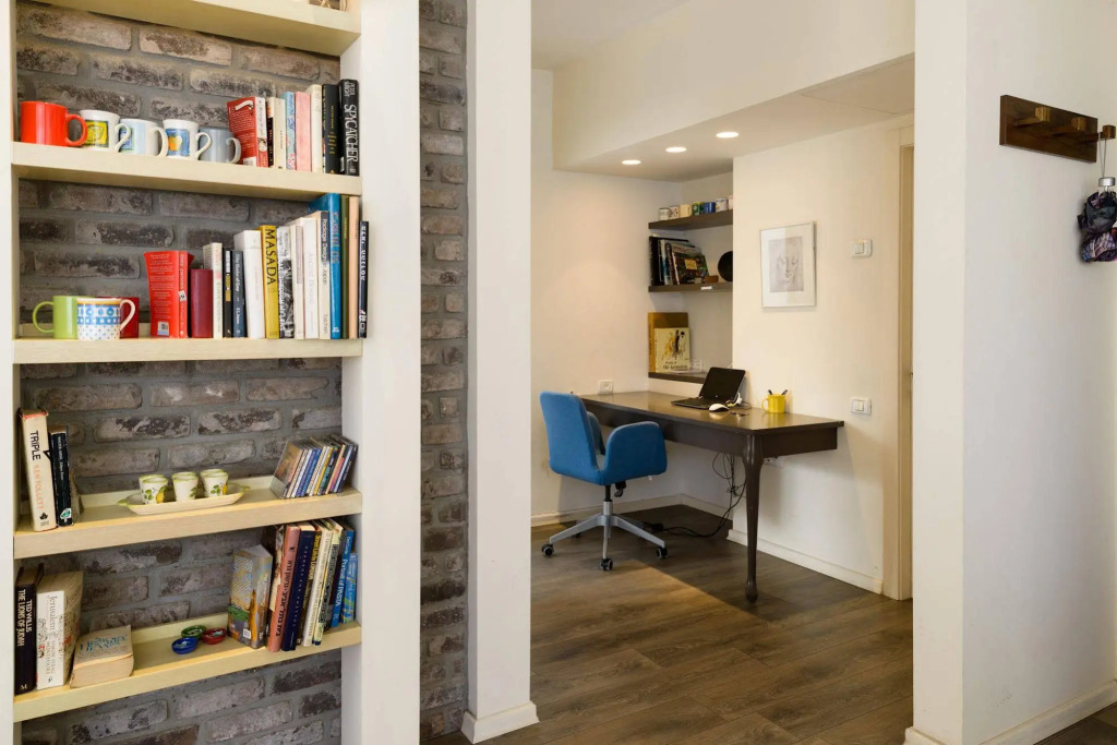 Frishman Apartments