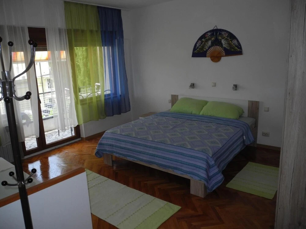 Apartment Jasminka 4 1 pax Dole