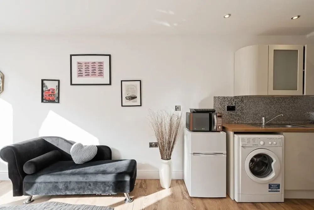 Beautiful Studio W/patio Near London Bridge