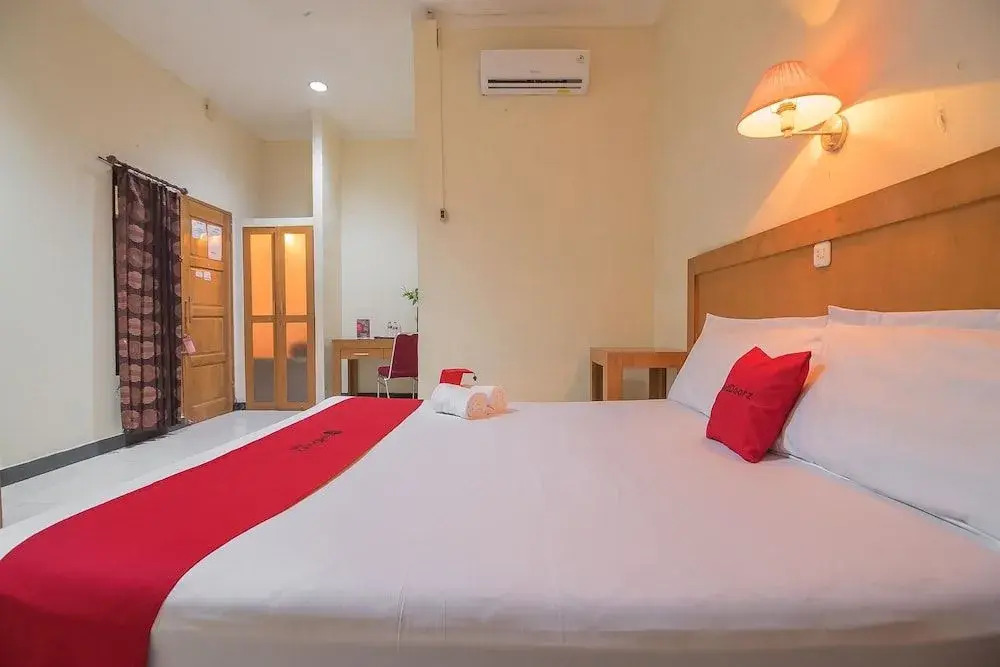 Reddoorz Plus @ Jl Kh Wahid Hasyim Medan