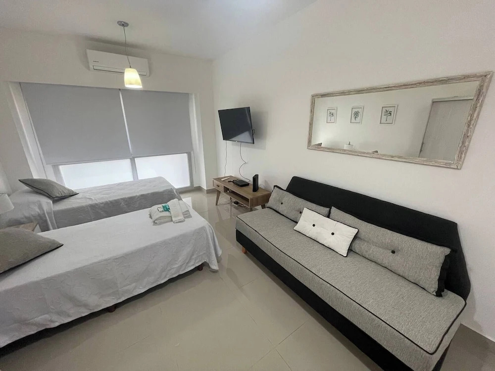 Studio In San Telmo- Paseo De La Cisterna- 529