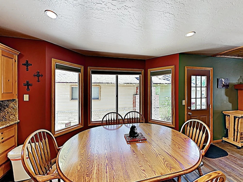 New Listing! Updated - Walk To Resort & Lake 3 Bedroom Home