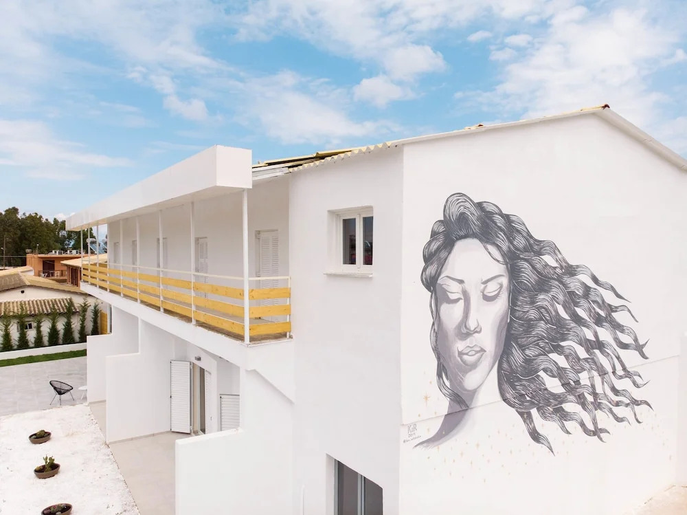 BOHOTEL Messonghi - Designers Hotel