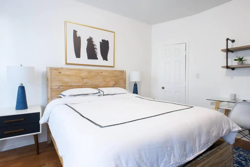 454-3w Prime Location 2BR Newly Furnished Sleeps 5