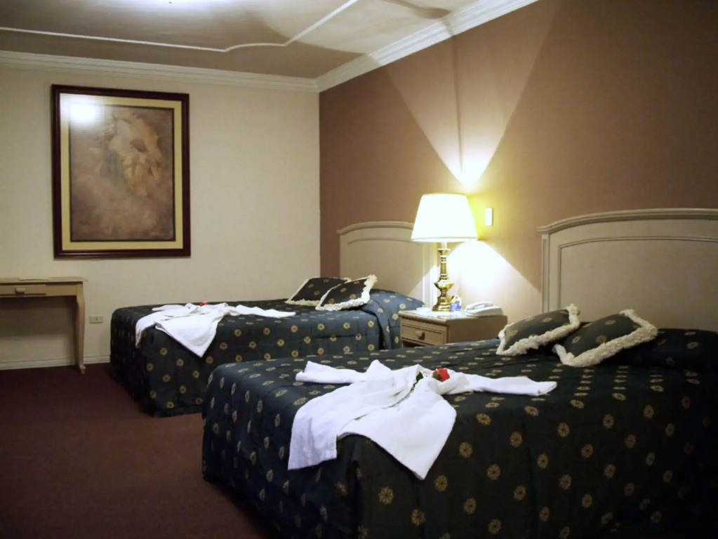 Royal Lodge Hotel