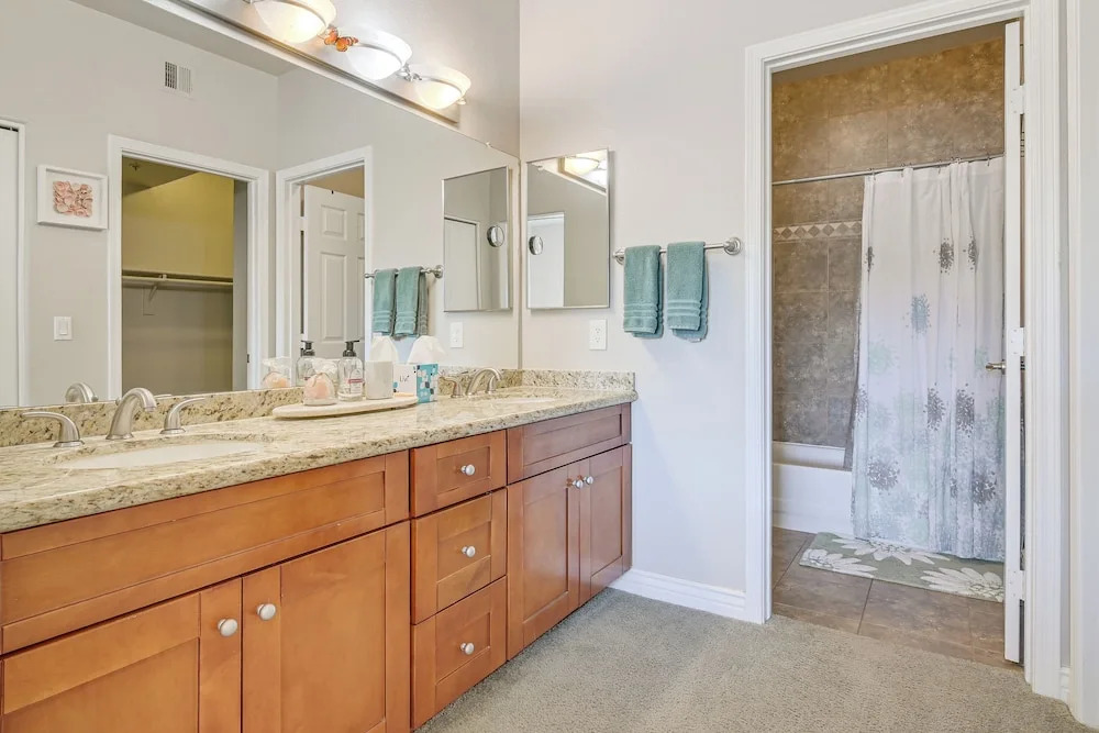 Hike & Golf in Fountain Hills! Resort-style Condo