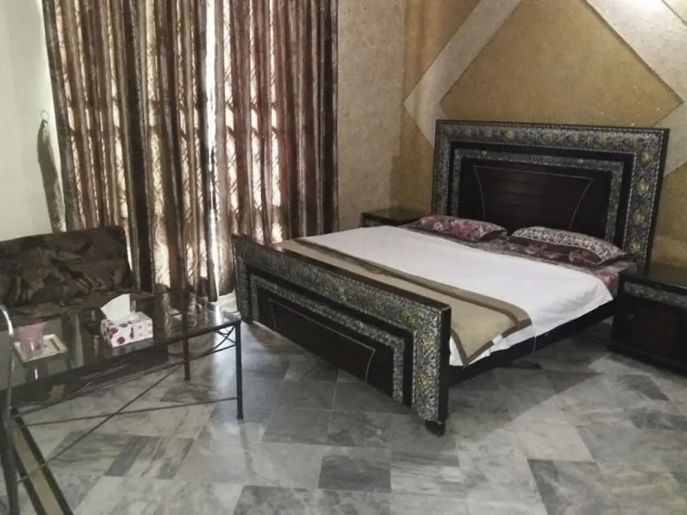 Royal Chalet Guest House