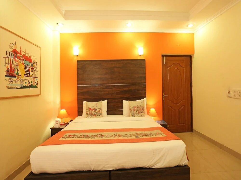 Solitaire Villa By OYO Rooms