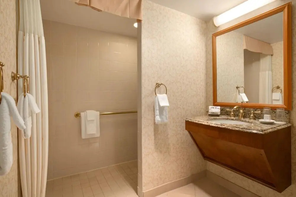 Harrahs Council Bluffs Hotel & Casino - A Caesars Rewards Destination