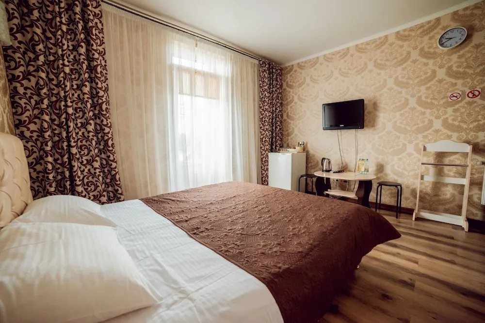 Guest House Shale