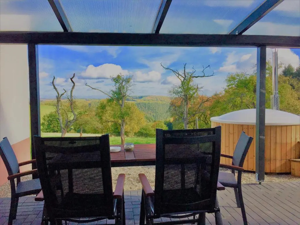 Auszeit-Eifel Eifelhaus "Burgaß 1807" Sauna & Badezuber