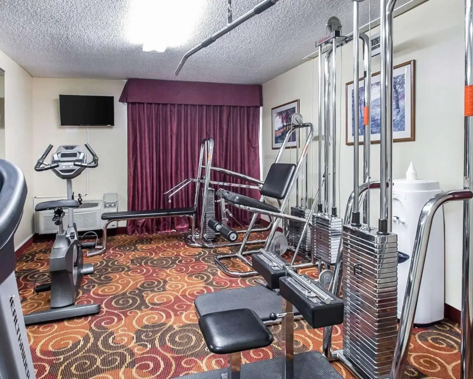 Quality Inn & Suites Kansas City I-435N Near Sports Complex