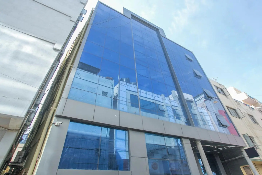 OYO 7888 Hotel Move Inn