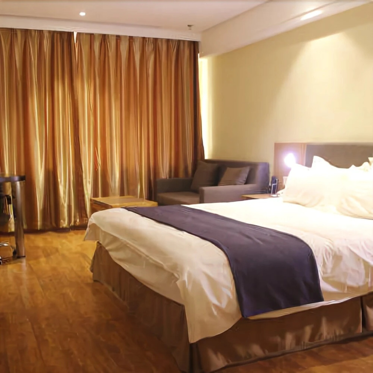 V Yeginn Hotel