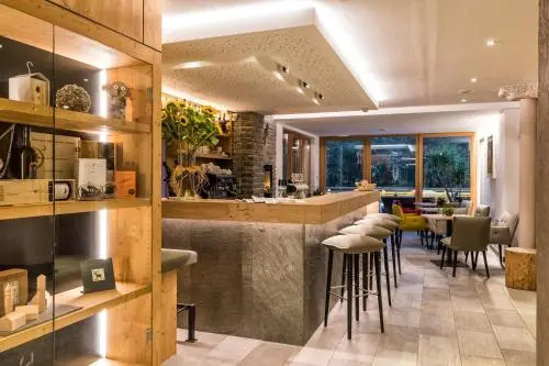 Helmhotel