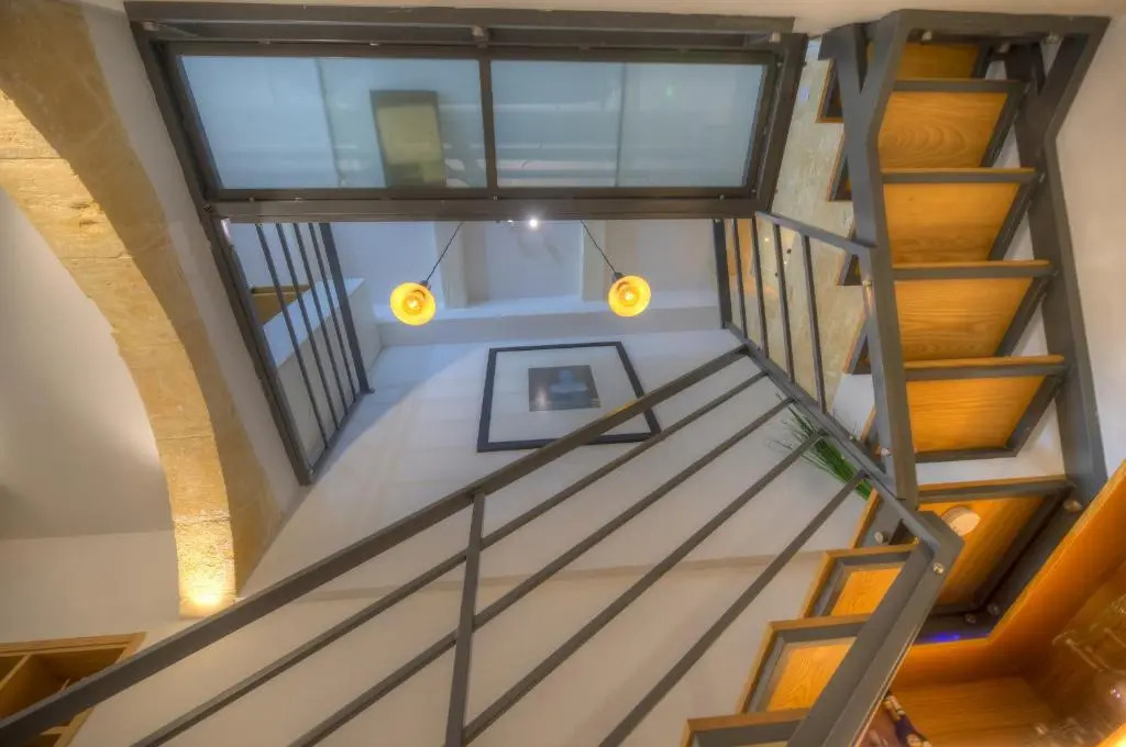 Cute and modern duplex apartment in ideal location RCAS1-1