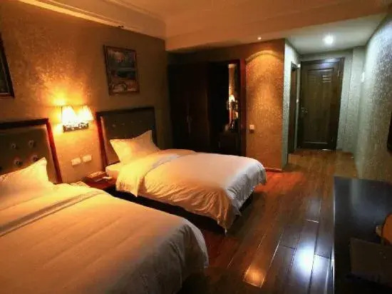 Phoenix Mountain Holiday Hotel