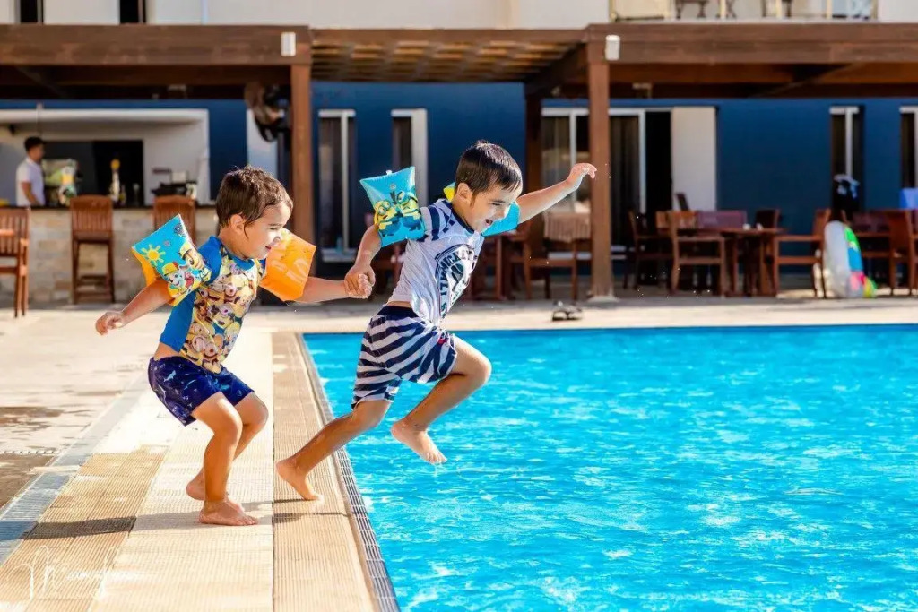 Blue Lagoon Kosher Hotel