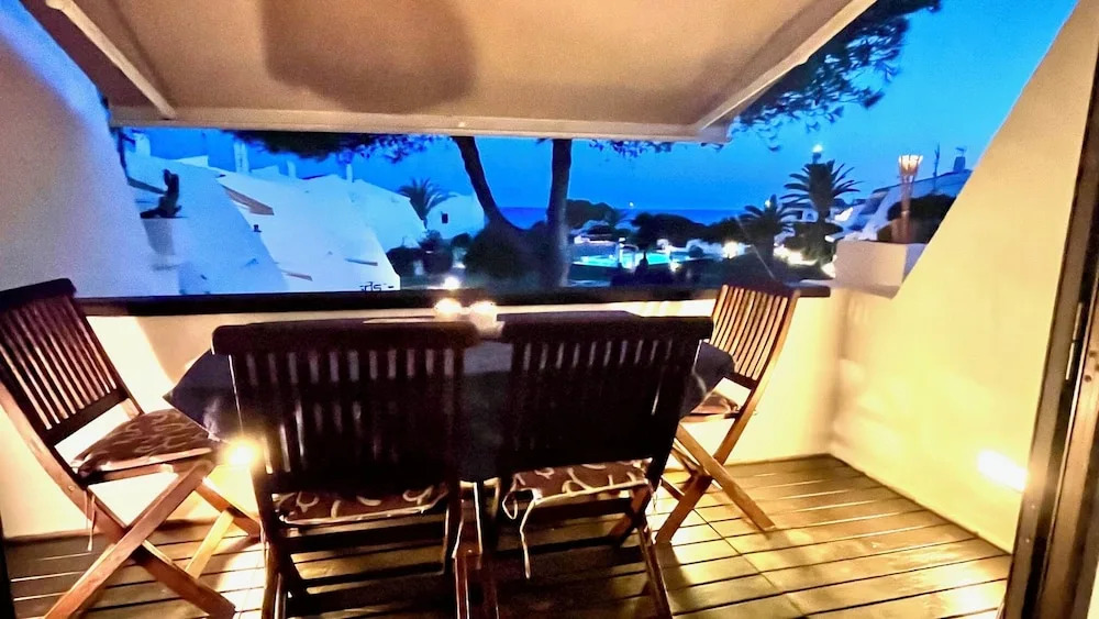 Apartment With Great Sea View and Community Swimming Pool and Private Parking01