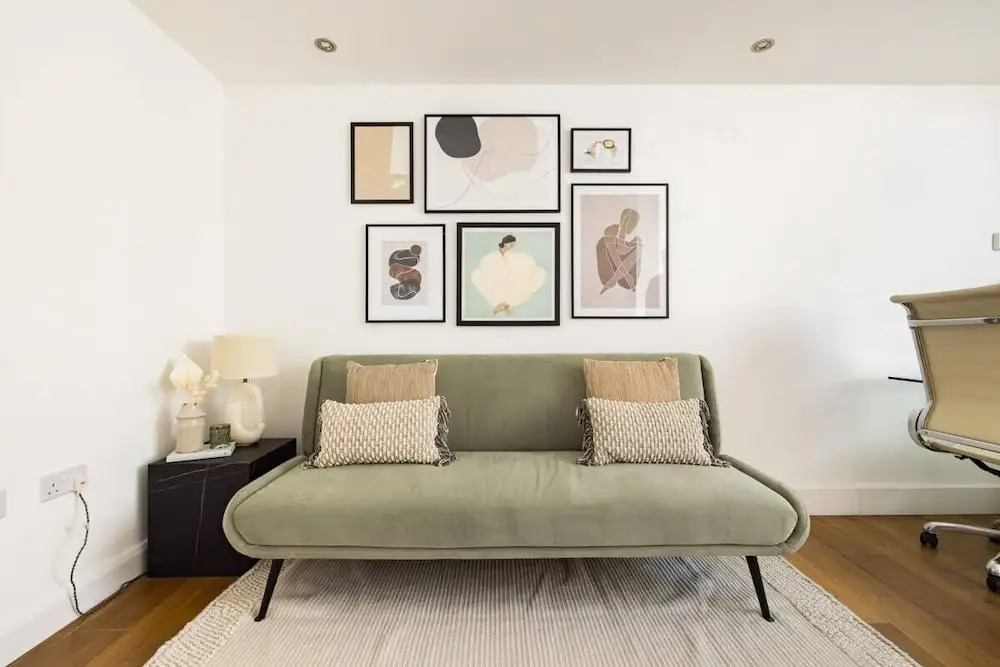 The River Thames View - Stunning 2bdr Flat With Study Room + Balcony